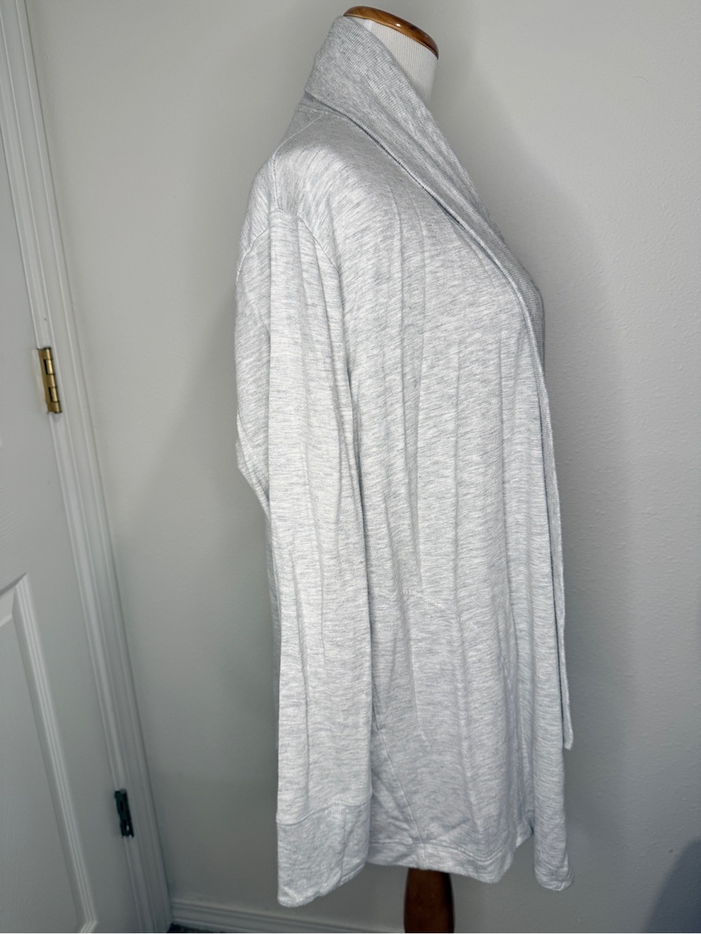 Athleta Pranayama Restore Wrap in Heather Gray - Picture 3 of 6
